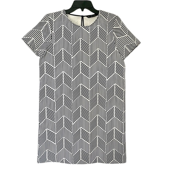 ZARA Basic Shift Dress in Geometric Print Size M - Picture 1 of 3